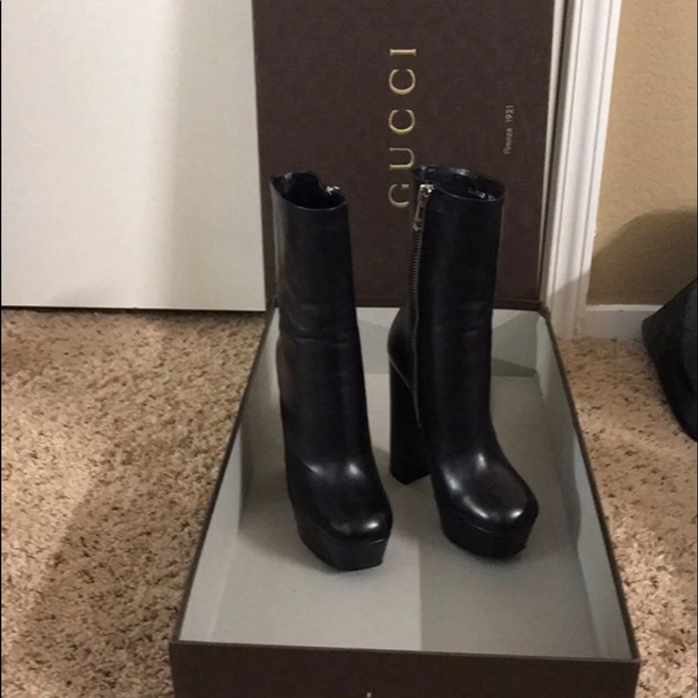 Gucci boot never worn